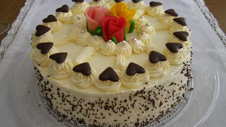 Tort cu crema de vanilie