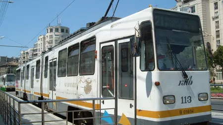 Panouri electronice de informare a călătorilor în staţiile de tramvai de pe linia 21. CGMB a aprobat şi repararea a 22 de peroane