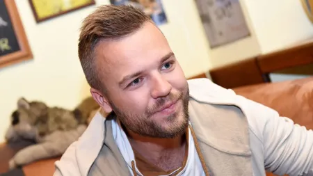 Un concurent la Eurovision a murit la doar 30 de ani. Compozitorul piesei pe care a interpretat-o murise la 32
