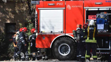 Incendiu puternic într-un apartament din Piteşti. 10 persoane au fost evacuate