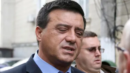 Casa senatorului PSD Niculae Bădălău, spartă de hoţi. Politicianul se afla în locuinţă în momentul jafului