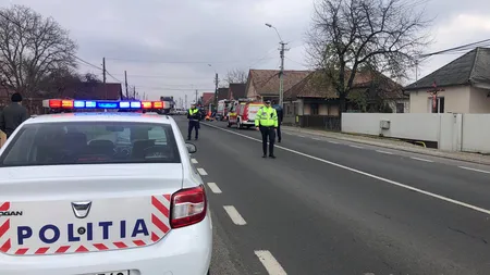 Două TIR-uri şi un microbuz de transport persoane, implicate într-un accident rutier în judeţul Hunedoara