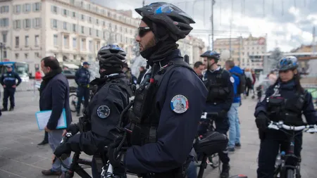 Femeie reţinută de poliţie după o ameninţare cu bombă