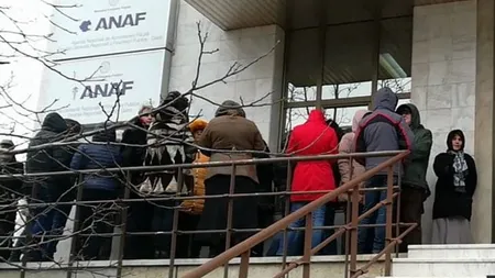 Angajaţii ANAF îi cer premierului să blocheze reducerea posturilor vacante. O nouă zi cu proteste la Fisc