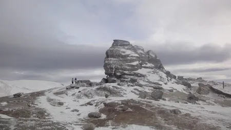 Blocaţi pe munte de Ziua Sfinxului. Cinci turişti, între care şi un copil, n-au mai putut coborî din Bucegi