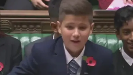 Copilul român care a făcut senzaţie în Parlamentul britanic. A fost aplaudat la scena deschisă în Camera Comunelor