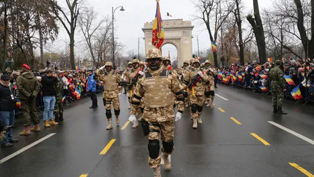 Repetiţii pentru PARADA MILITARĂ de 1 decembrie la Arcul de Triumf. Restricţii pe mai multe străzi ale Capitalei