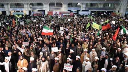 Mii de iranieni protestează faţă de sancţiunile americane impuse ţării lor