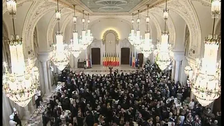 Incident la recepţia de Ziua Naţională. Un bărbat a fost resuscitat în Palatul Cotroceni chiar înainte de ceremonie