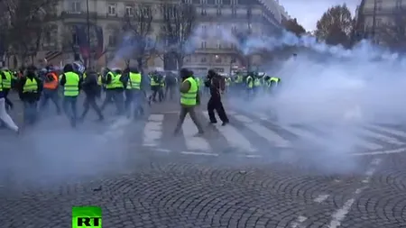Proteste violente la Paris. Poliţiştii au folosit gaze lacrimogene şi tunuri cu apă. Reacţie dură a preşedintelui Macron