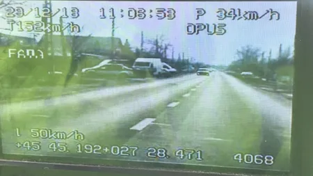 Vitezoman prins cu 152 km pe oră, în localitate. Şoferul avea permisul de câteva luni VIDEO