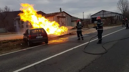 Un tată şi-a abandonat copiii şi soţia ţipând, la mila sorţii, între fiarele maşinii răsturnate, la Petreşti VIDEO