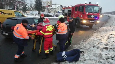 Un bărbat a murit şi alte două persoane sunt rănite, după ce o maşină a lovit o căruţă, pe DN 21 A