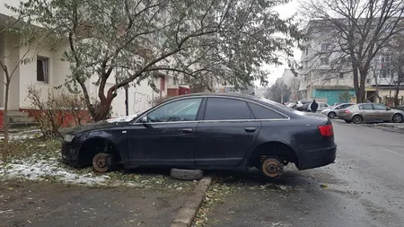 Audi LĂSAT pe BUTUCI, în Constanţa. Hoţii au avut de muncă, nu glumă FOTO