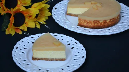 Cheesecake cu jeleu de gutui