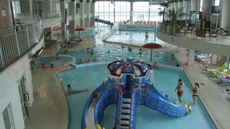 Copil de şase ani în comă după ce s-a înecat în bazinul unui complex acvatic din Deva