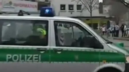 Românii care s-au dus cu bolizii de lux să-şi ridice ajutoarele sociale din Germania au rămas fără maşini