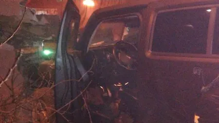 Patru răniţi după un accident în care au fost implicat un autoturism şi un microbuz cu nouă persoane