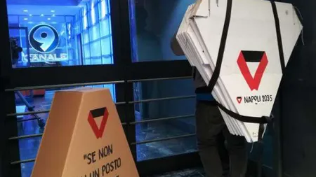Cortul pliabil lansat în Italia pentru persoane fără adăpost devine viral. Asociaţiile de caritate se grăbesc să îl achiziţioneze
