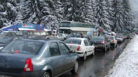 Aglomeraţie pe DN1. Se circulă în coloană pe Valea Prahovei