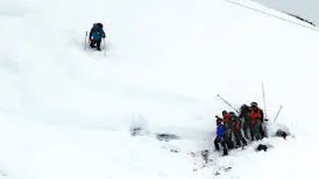 O româncă a fost îngropată de avalansă pe o pârtie de schi din Franţa. Femeia este grav rănită
