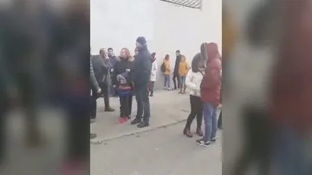 Mall evacuat de urgenţă, după ce alarma de incendiu a fost declanşată
