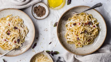 REŢETE PENTRU LENEŞI: Paste carbonara