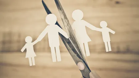 Divorţ surpriză în lumea politică. S-au căsătorit cu fast în 2014, au făcut şi doi copii, iar acum se despart