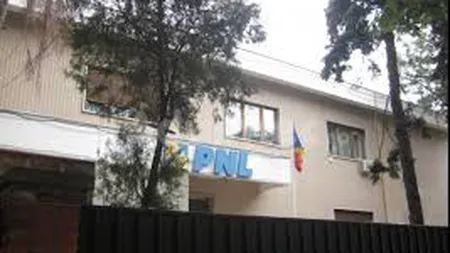 Incident la sediul PNL din Bucureşti. O ambulanţă a fost solicitată să intervină