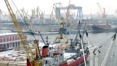 Intervenţie de urgenţă în Portul Constanţa. Trei marinari au căzut în apă