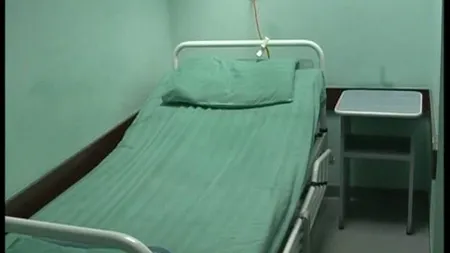 Caz incredibil în judeţul Dâmbăviţa. Un pacient care arunca cu petarde în saloanele Sanatorului TBC Moroeni, externat disciplinar