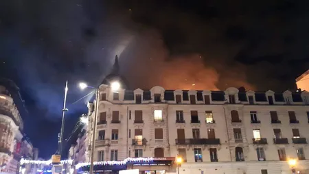 Incendiu devastator într-un bloc cu patru etaje din centrul oraşului Toulouse. 19 persoane au fost rănite