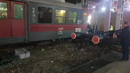 Incident grav în Gara de Nord din Capitală. Un tren a lovit zona de protecţie a peronului