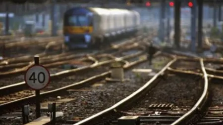 Un student chinez a fost găsit mort în triajul unei gări CFR. E posibil să fi alunecat pe gheaţă şi să se fi lovit la cap