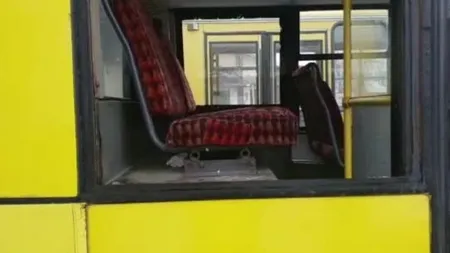 ELEVA căzută dintr-un AUTOBUZ la Ploieşti cere DAUNE de un milion de euro VIDEO