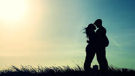 10 locuri surprinzătoare în care să-l găseşti pe Mr. Perfect