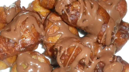Desert de weekend: Gogoşele rapide cu ciocolată