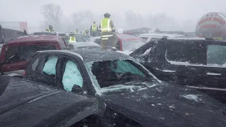 Accident ÎN LANŢ pe autostradă! BILANŢ SUMBRU: un mort şi 71 de răniţi după ce 131 de maşini s-au tamponat VIDEO