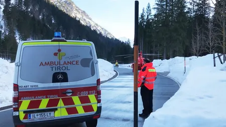 Avalanşă de proporţii în Alpii Austrieci. Mai multe persoane au fost îngropate în zăpadă, cel puţin un mort