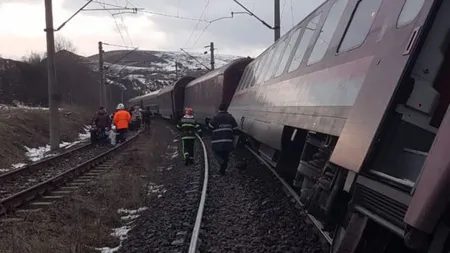 TREN DERAIAT lângă BISTRIŢA. Traficul feroviar este BLOCAT