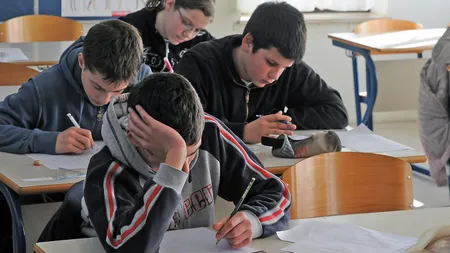 Elevii de gimnaziu cu medii sub 8 la finalul anului, daţi afară din trei colegii din Braşov