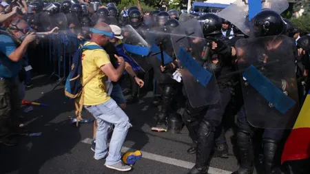 Parlamentul European a condamnat utilizarea disproporţionată a forţei poliţiei în timpul manifestaţiilor