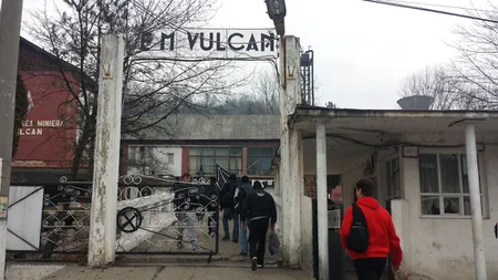 Accident la Mina Vulcan. Un miner a fost surprins de o surpare de cărbune