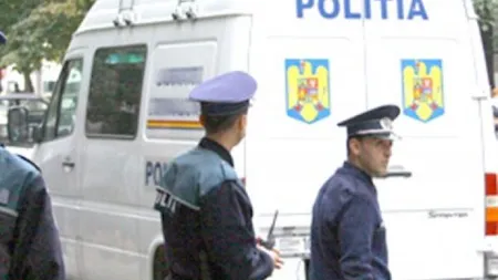 Bărbat arestat la domiciliu după un scandal în scara unui bloc şi jigniri aduse poliţiştilor. Pe unul dintre agenţi l-a muşcat de braţ