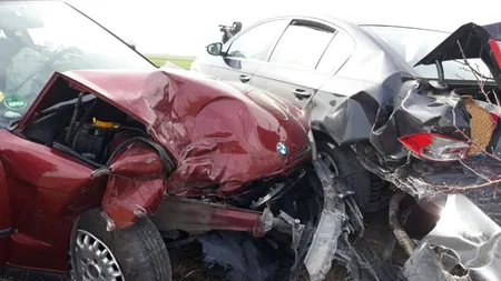 Accident în lanţ cu trei maşini pe DN 6, în Timiş, după ce fumul de la un incendiu de vegetaţie a ajuns pe şosea