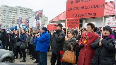 Protest al angajaţilor Aeroportului Avram Iancu din Cluj faţă de acţiunile Consiliului Judeţean