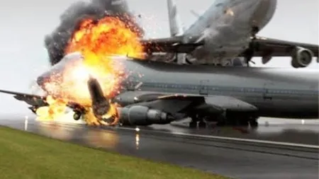 Avion cu 100 de pasageri, în flăcări la aterizare