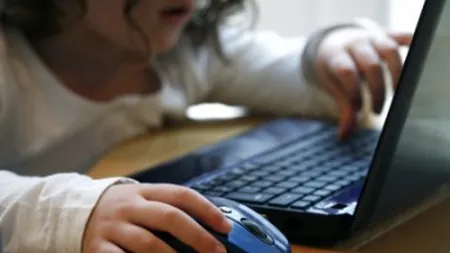 CUM ARATĂ bonurile de 200 de euro pentru calculatoare în anul 2019. Ajutoarele vor fi primite de elevii din familii sărace FOTO