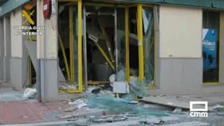 Bancomate aruncate în aer de români cu explozibilul denumit 