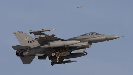 Viorica Dăncilă, escortată de avioane F16. Imagini de la Baza 86 Borcea VIDEO
